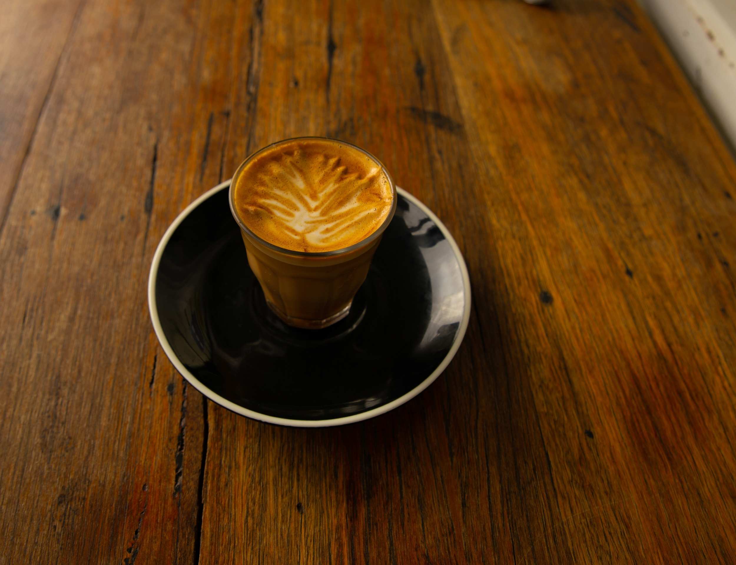 Piccolo Latte Nedir? Küçük Boyutuyla Yoğun Kahve Keyfi